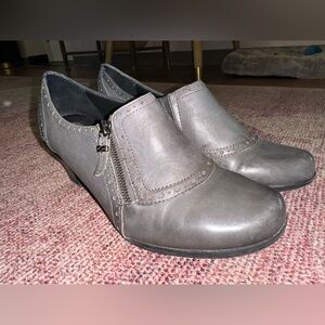 M. Patrick heels vintage 40’s style grey leather size 8.5